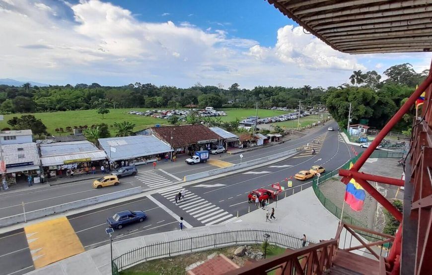 EJE CAFETERO: Hotel, Parque Los Arrieros, Parque del Cafe y Panaca